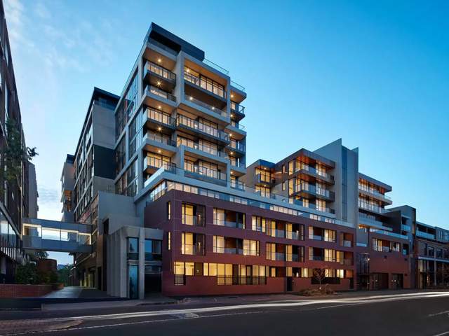 Photograph of the exterior of Jacques Apartments Richmond